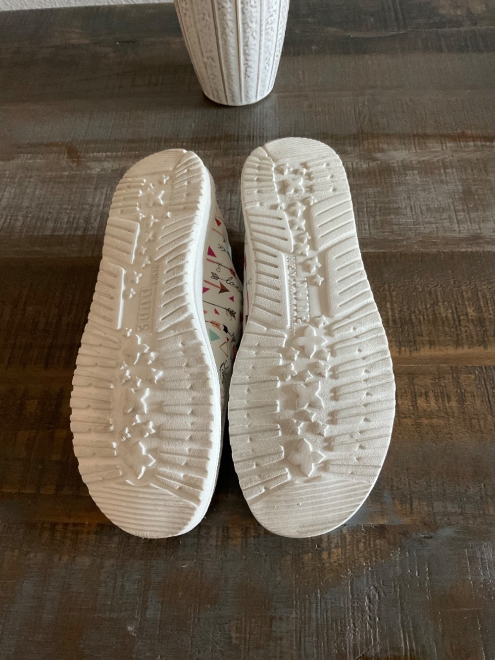 HEY DUDE WENDY DOODLE STAR WHITE CANVAS SHOES SIZE 8 - Picture 6 of 6